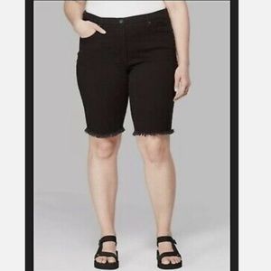 Bermuda raw hem shorts